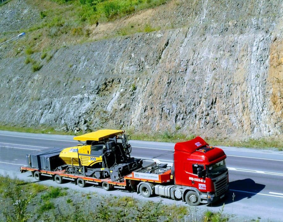 Oversized cargo transportation
